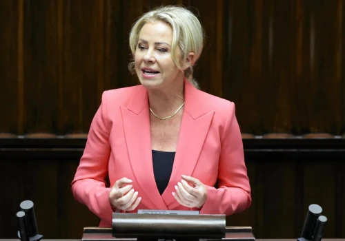 Mąż posłanki usłyszał zarzuty. Parlamentarzyści chcą wyjaśnień