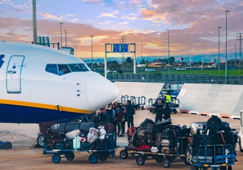 Ryanair zaostrza kontrole bagażu. Duże premie za przyłapanie pasażerów