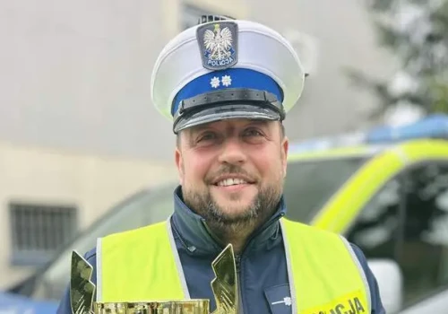 Policjant zdeklasował kolegów z drogówki