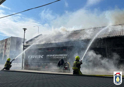 Pożar budynku handlowego w Pelplinie