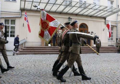 Wojskowe emerytury szybciej? MON odpowiada