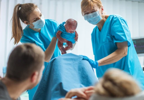 Nowe uprawnienia pielęgniarek i położnych: zwolnienia L4, leki i badania diagnostyczne
