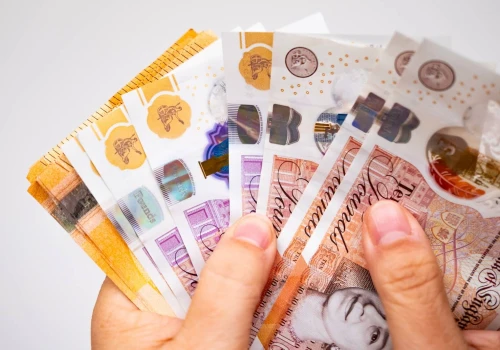 Zmiana wypłat zasiłków w tym tygodniu ze względu na Bank Holiday