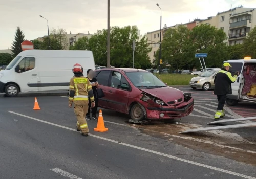 Kolejne zderzenie aut na tym skrzyżowaniu w Lublinie. Znaki i czerwone linie nie pomogły