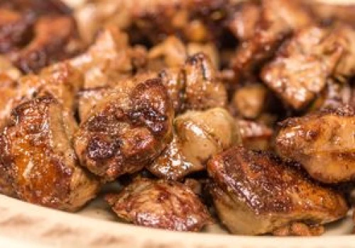 Ten gulasz był hitem w PRL. Teraz go robię, bo jest tani i od razu mam obiad na dwa dni