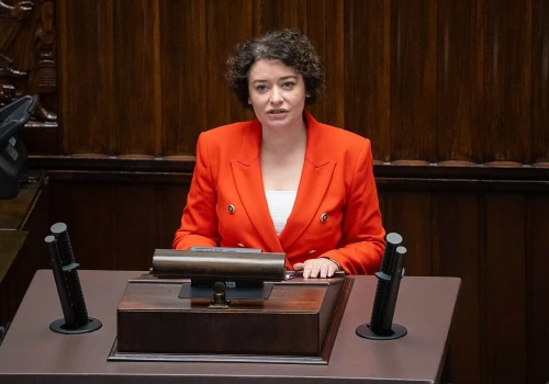 38 tys. zł za kilometrówki. Posłanka Lewicy… nie ma nawet auta
