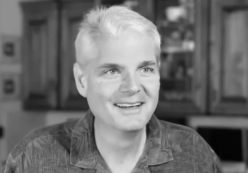 Tom Kane nie żyje. Zapamiętamy go jako głos Yody