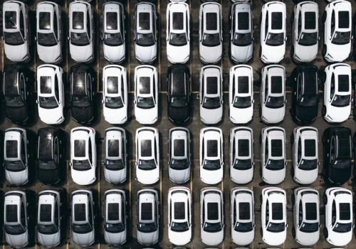 Przemysł motoryzacyjny w Polsce: eksport części z rekordem, zatrudnienie niepokoi