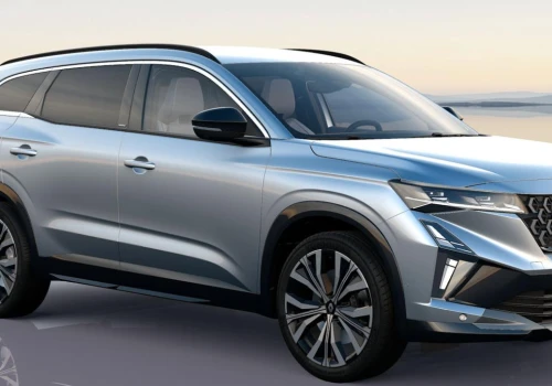 Pełen wypas full hybrid z rabatem. Co ma topowy, 7-osobowy Renault Espace VI?