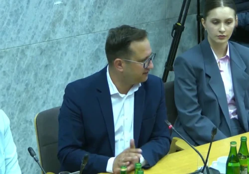 „Kanapka droższa od małpki”. Eksperci w Sejmie: przyszłość profilaktyki rozstrzyga się dziś w internecie