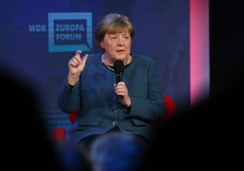 Europa powinna rozmawiać z Putinem? Merkel zabrała głos