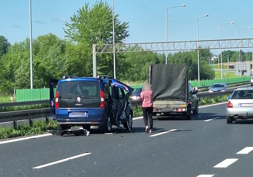 Uwaga kierowcy. Stłuczka na ekspresie. Poważne utrudnienia na S-52 w kierunku Cieszyna