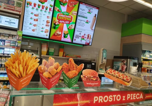 Żabka jak McDonald‘s. Sieć otwiera w Warszawie sklep w nowym formacie