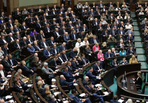 Z Sejmu zniknęło blisko 500 litrów alkoholu. Co się z nim stało?