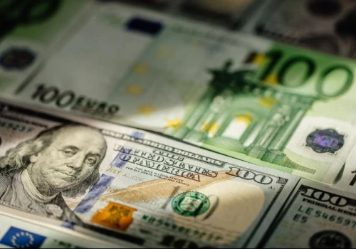Siła złotego. Droga ropa i mocny dolar nie zatrzymały kursu euro