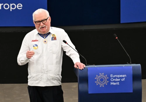 Lech Wałęsa i Jerzy Buzek z historycznym odznaczeniem. To pierwszy taki order w UE