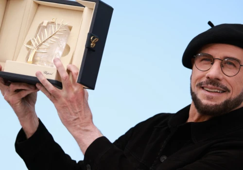 John Travolta wywołał mieszane reakcje stylizacją w Cannes. Teraz tłumaczy wybór