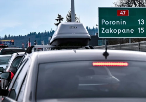 Myślisz, że to odległość do granicy miasta? Ten znak działa inaczej