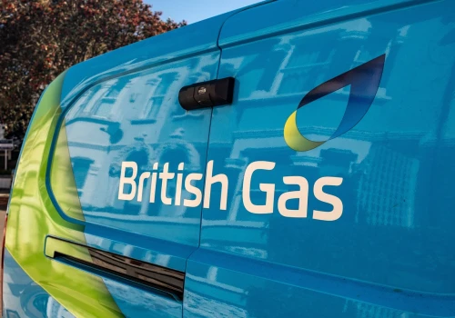Włamywali się do domów, by zakładać liczniki. British Gas zapłaci ponad 100 mln funtów