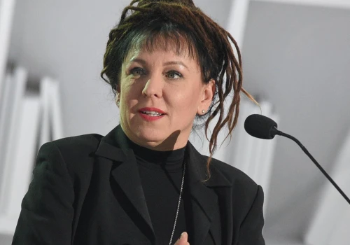 Olga Tokarczuk wydała oświadczenie po krytyce za słowa o AI. 