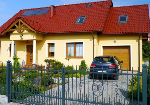 Kontrolerzy ruszyli do domów. Od 6 do 22 trzeba ich wpuścić nawet do pokojów