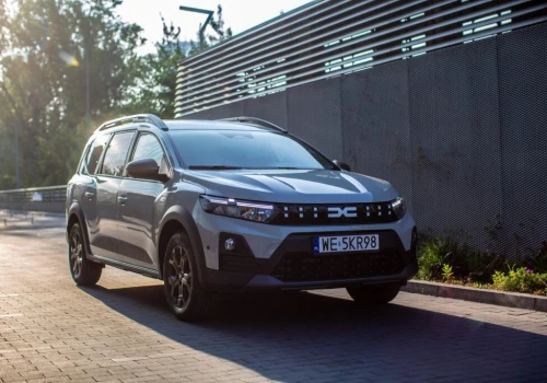 Dacia ogranicza inwestycje w Rumunii mimo wzrostu przychodów. Premier kraju spotka się z szefem zakładów