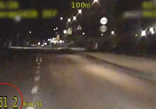 Nie zatrzymały go przepisy ani zdrowy rozsądek – jechał 150 km/h w obszarze zabudowanym