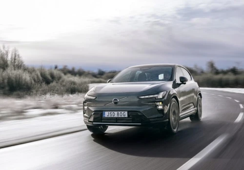 Tak jeździ zupełnie nowe Volvo EX60. Jest ciche i dopracowane. Przegląd prasy