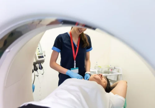 Kolejki do badań diagnostycznych coraz dłuższe. Apel do NFZ o pilne działania. „Pacjenci onkologiczni tracą dostęp”