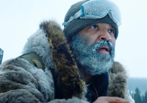 Jeffrey Wright jedzie na Alaskę zbadać sprawę wilków. To, co tam znalazł, nie ma z wilkami nic wspólnego