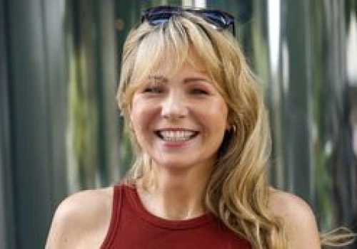Córki Anny Guzik poszły do komunii! Aktorka pochwaliła się fotografią BLIŹNIACZEK prosto z kościoła (FOTO)