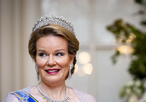 Królowa Matylda w Turcji. Jeden detal optycznie poszerzył jej sylwetkę