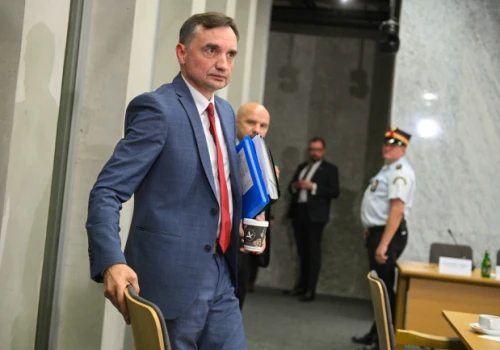 Prokuratura: Ziobro wyleciał do USA z Mediolanu posługując się wizą „członka zagranicznych mediów”