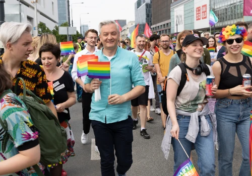 Zakaz adopcji przez homoseksualistów? Jest reakcja Biedronia