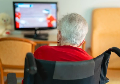 Abonament RTV można sprytnie i legalnie ominąć. Taka emerytura daje ci specjalne prawo