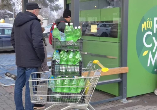 W systemie kaucyjnym rewolucja. Puste butelki z domu znikają razem z kurierem