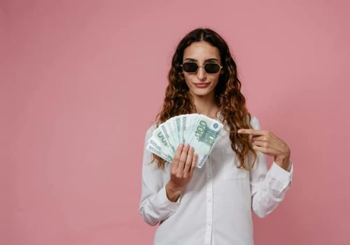 Millenialsi i Gen Z żyją od wypłaty do wypłaty i redefiniują sukces zawodowy