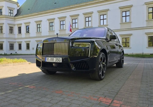 Zrobiłem 800 km Rolls-Roycem Cullinanem II Black Badge. Jak szofer bogacza na trasie Warszawa-Ryga
