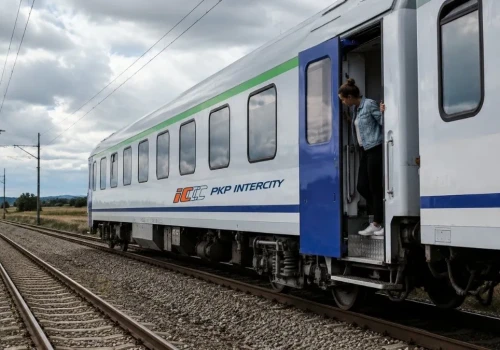 Drzwi w pociągu otworzą się w polu. PKP Intercity ma dziwny problem