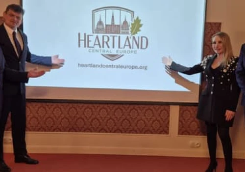 Negacjoniści klimatyczni z USA idą na Europę. Zaczęli od Warszawy, pomaga im Ordo Iuris