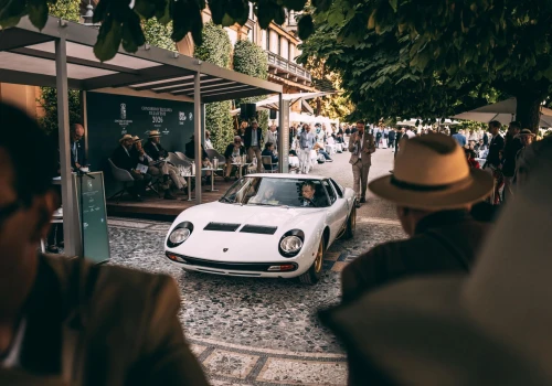 Lamborghini Miura SV nagrodzone nad jeziorem Como. Kultowy model triumfował w Villa d’Este