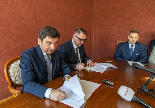 Prawie 4 mln zł na budowę obwodnicy Hałcnowa. Podpisano umowę w Bielsku-Białej