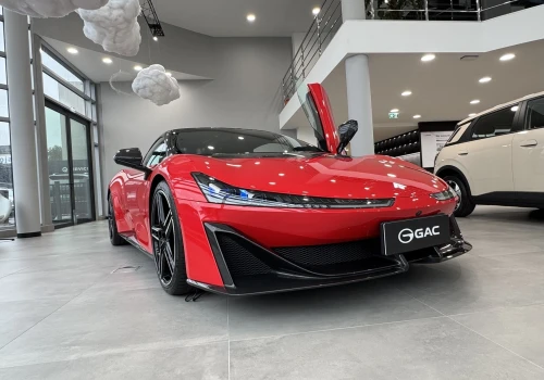 Jedno spotkanie, dwa oblicza chińskiej motoryzacji. Poznałem GAC Hyper SSR i Aion UT