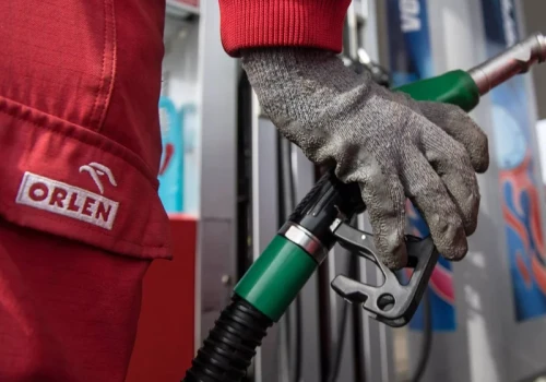 Ceny paliw na piątek. Benzyna 95 i olej napędowy w dół