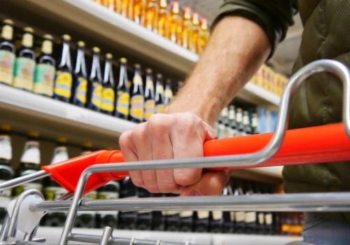 Handel mocniej stawia na różnorodność oferty. Piwni giganci oddają część półki