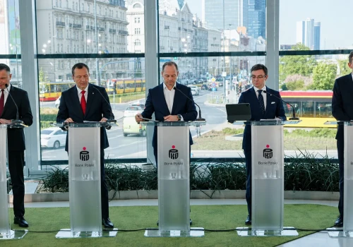 Frankowicze odpuszczają PKO BP, ale spłacone kredyty wracają. WIBOR i sankcja kredytu darmowego atakują