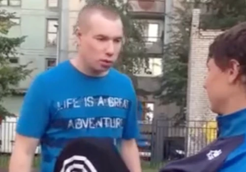Cwany dres zaczepiał młodszego chłopaka. Szybko dostał to, na co zasłużył.