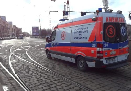 Autobus MPK potrącił rowerzystę. Wezwano pogotowie