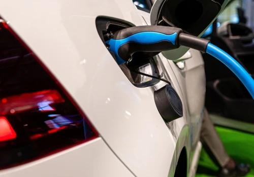 Hybrydy plug-in gorsze niż elektryki? Badanie nie pozostawia wątpliwości