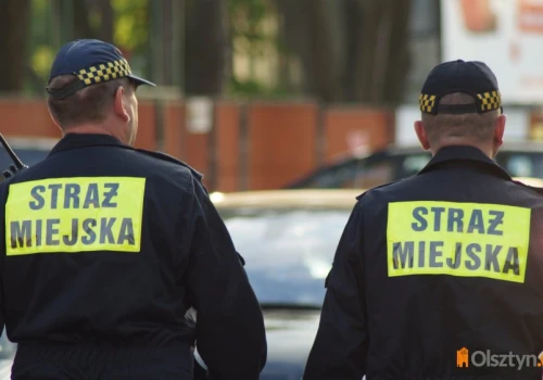 Strażnik miejski w Krakowie zarabia dwa razy więcej niż w Olsztynie. Nowy ranking ujawnia duże różnice